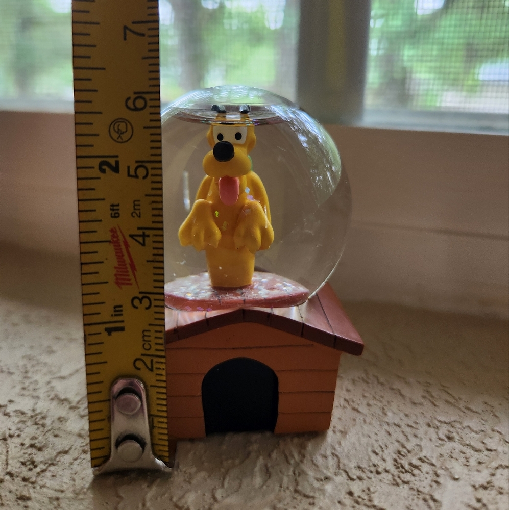 Pluto miniature snowglobe